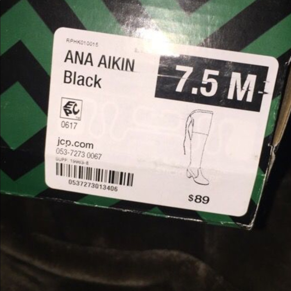 SOLD!!!! black knee high boots brand new